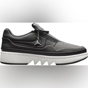 Nike Jordan’s US women’s Size 9